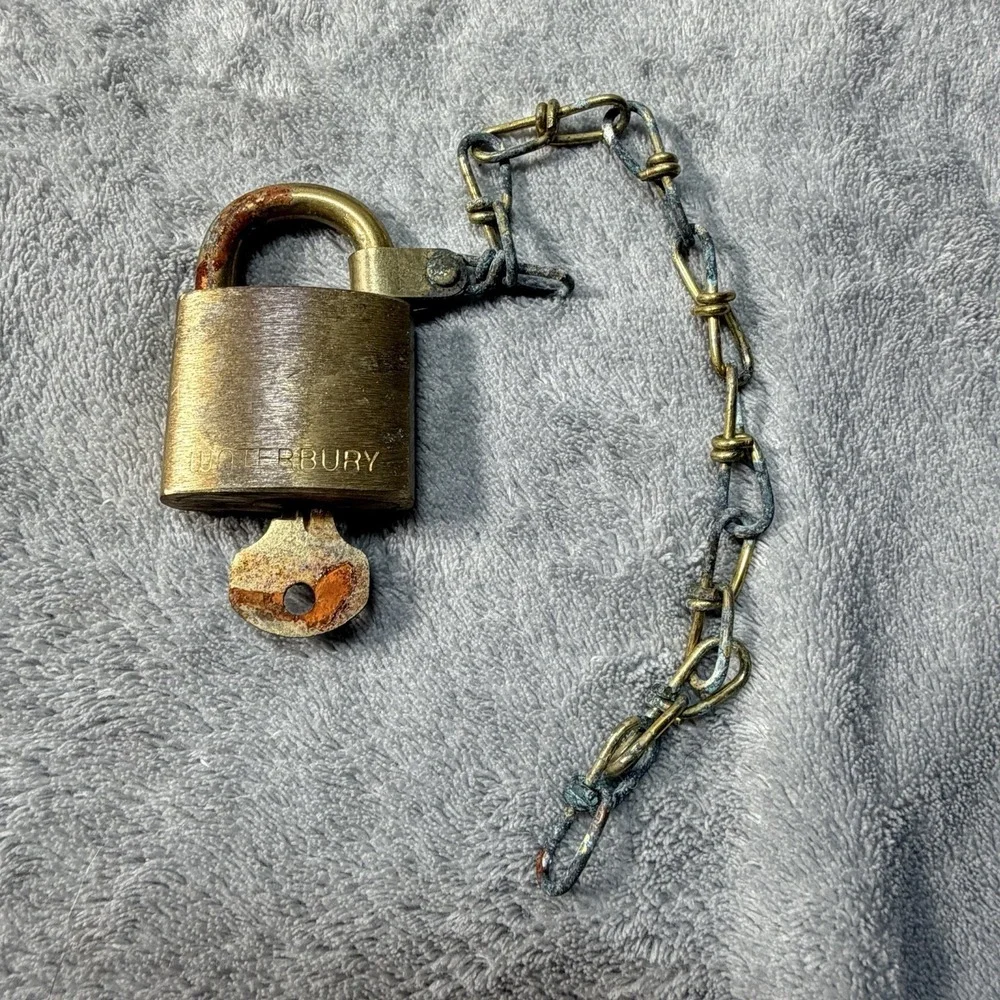 U.S. Military Waterbury NOS Solid Brass Padlock With One Key And Chain